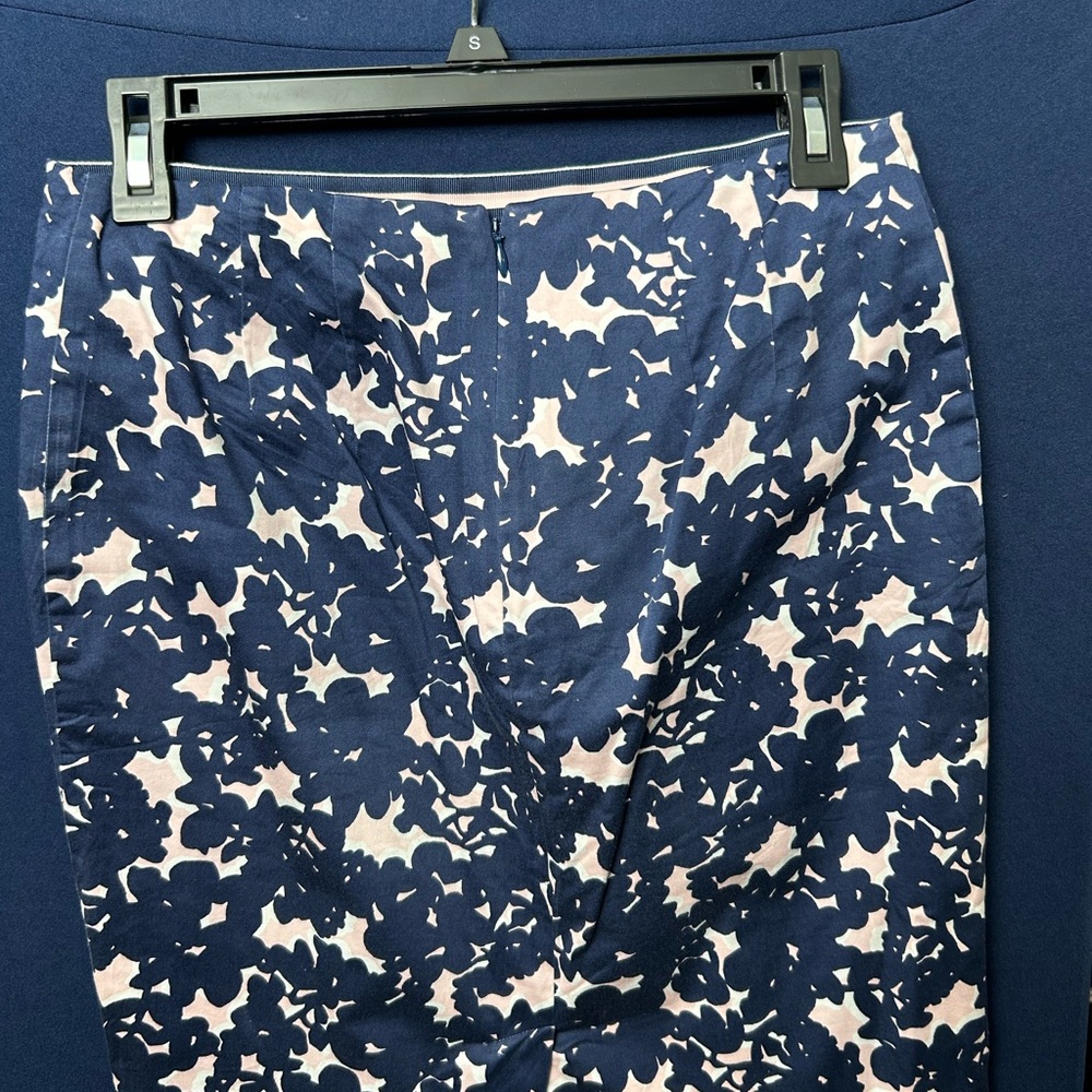Talbots Navy and Pink Floral Pencil‎ Skirt